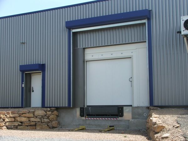 Rideaux métalliques et grilles